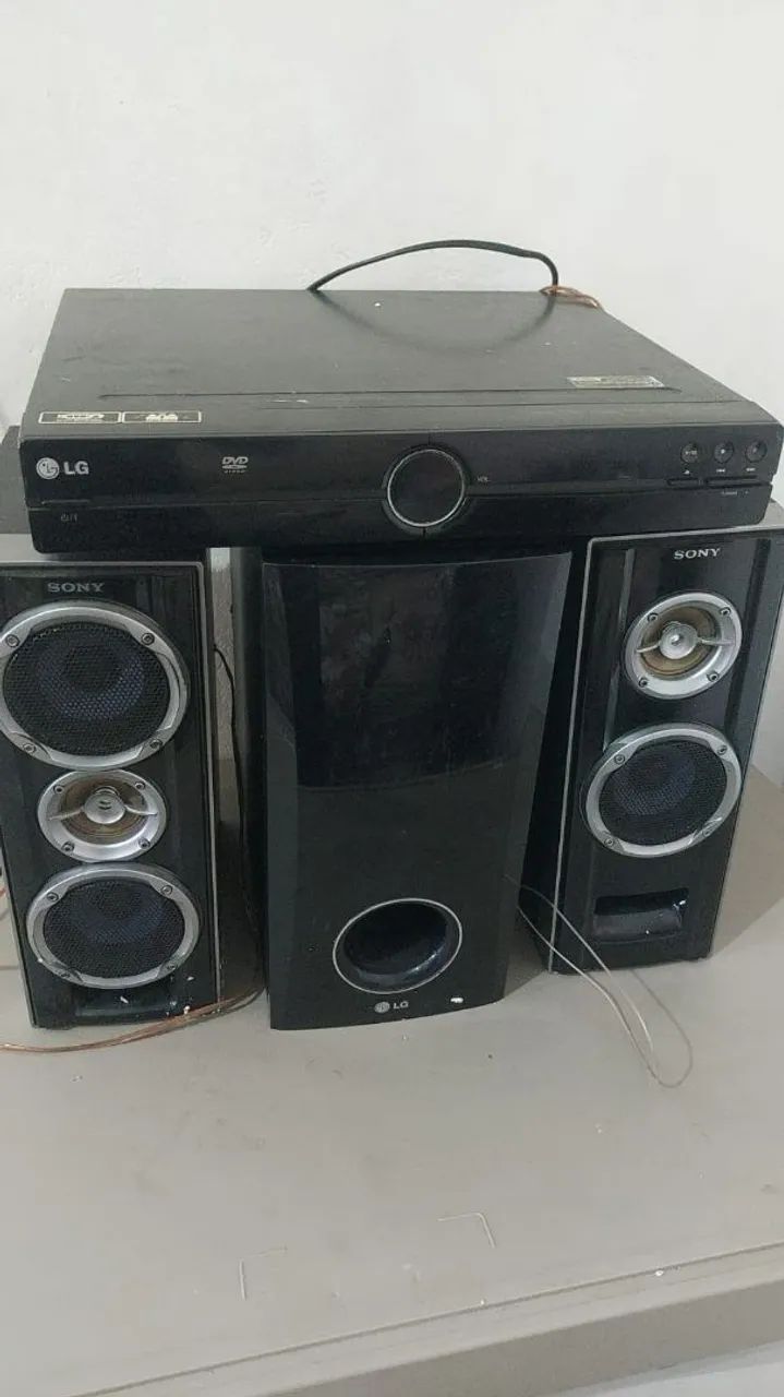 Som com caixas de som Sony