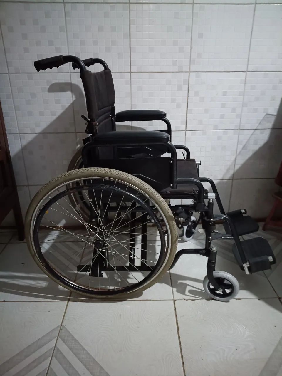 Cadeira de rodas desmontável  - Foto 4
