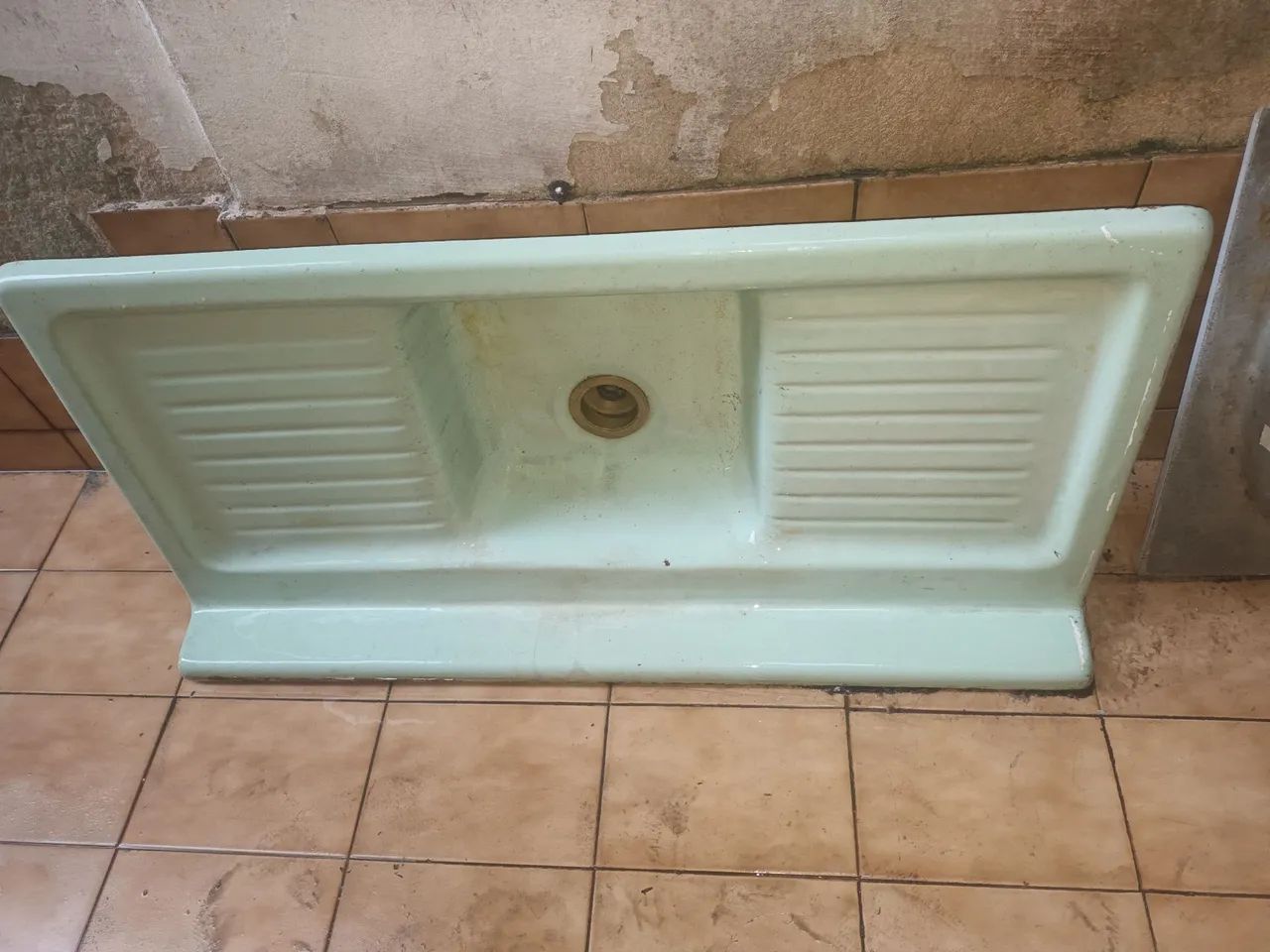 Pia de cozinha verde antiga de ferro fundido. - Foto 4