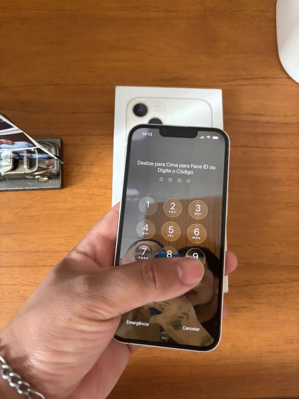 Vendo iPhone 13 128 novo e na garantia ainda da iPhone e da loja  - Foto 2