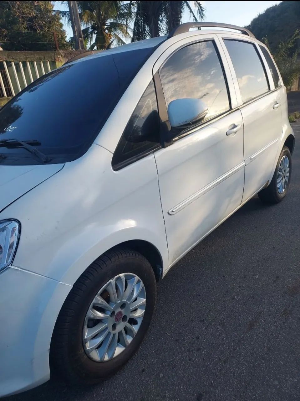Fiat Idea Attractive 1.4 Fire Flex 8V 5P 2013 - Foto 3