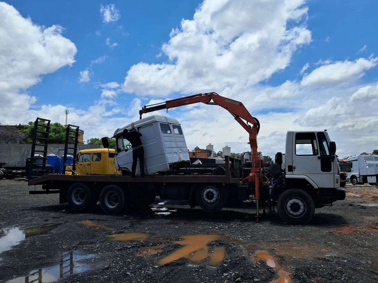 Vende troca caminhao munck plataforma - Foto 5