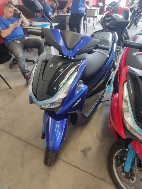 Yamaha Fluo 125 cc  - Foto 4