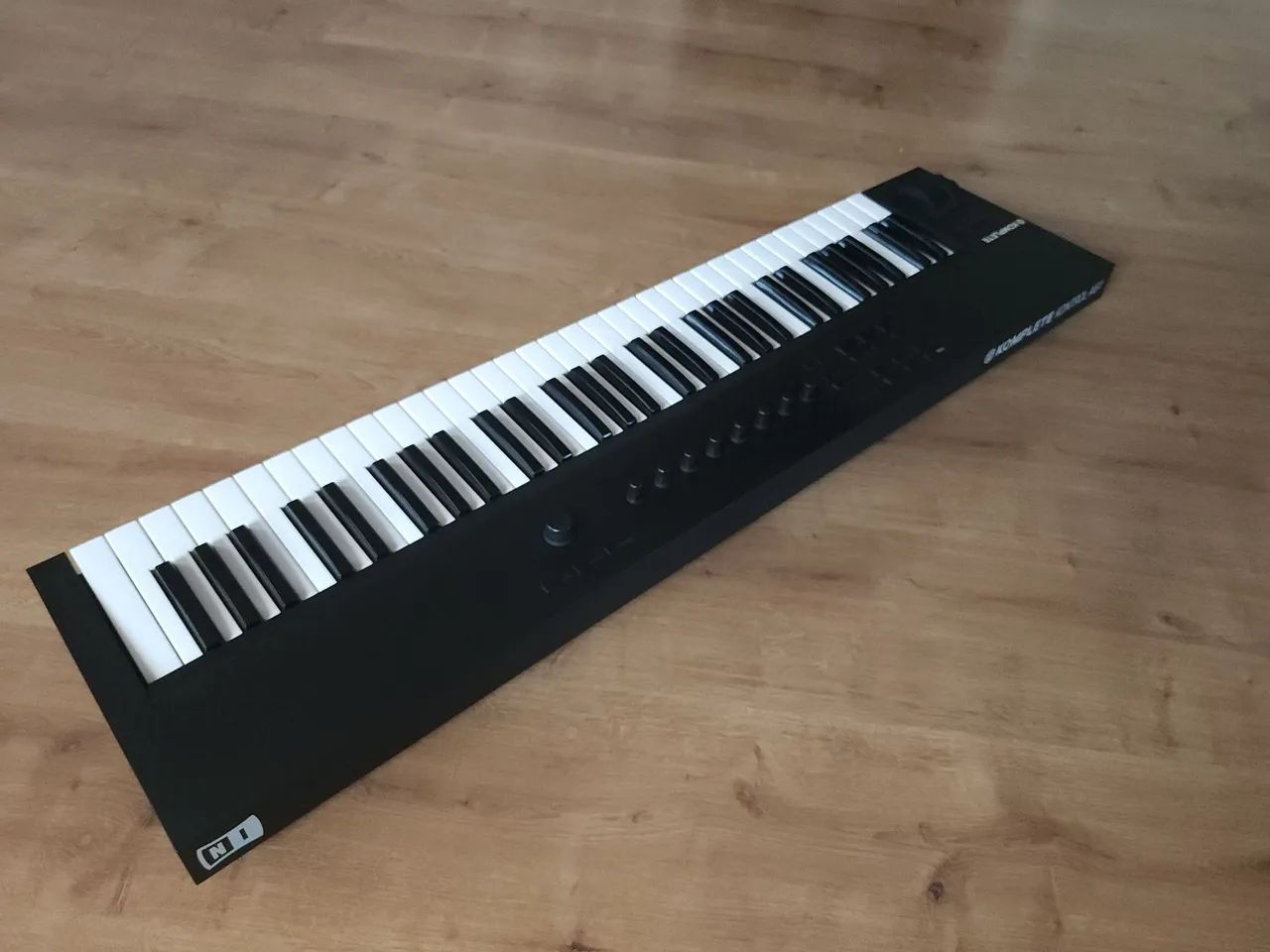 Controlador Komplete A61 - Foto 3