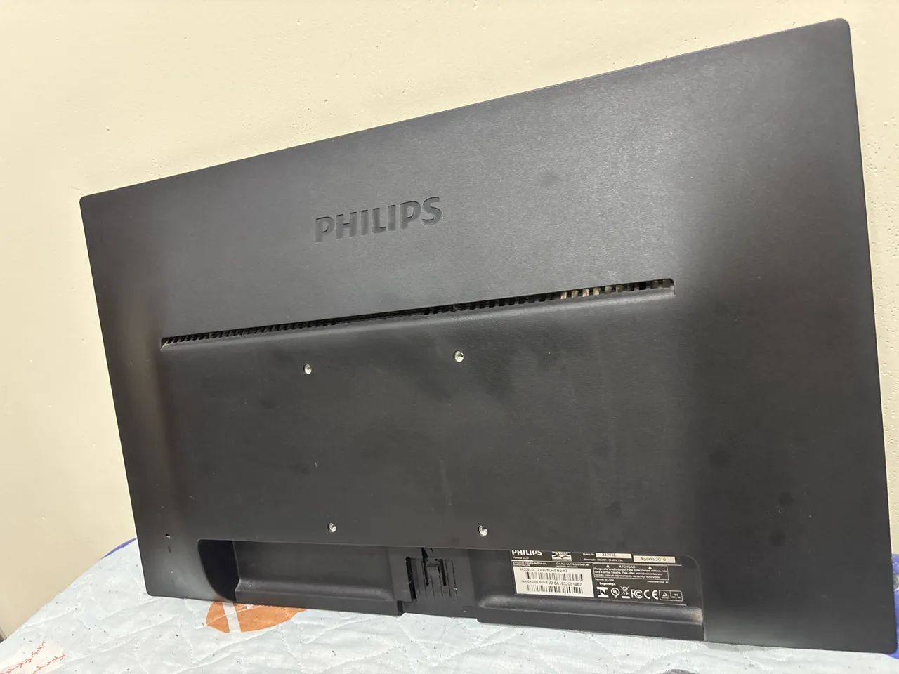 Vendo Monitor Tela 19,5 Polegadas PHILIPS - Projetores e Telas de ...