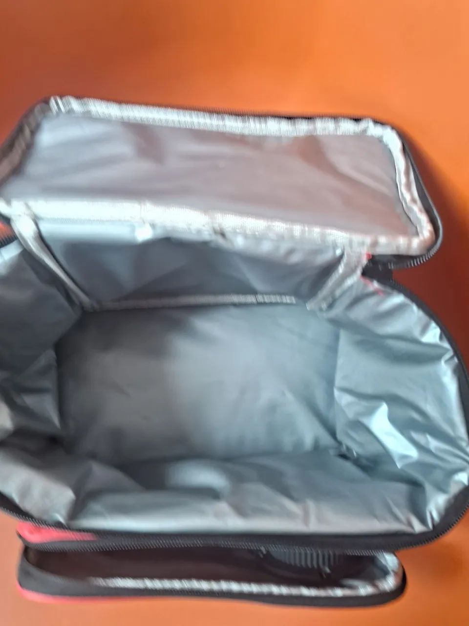 Bolsa térmica com caixa de som via Bluetooth  - Foto 2