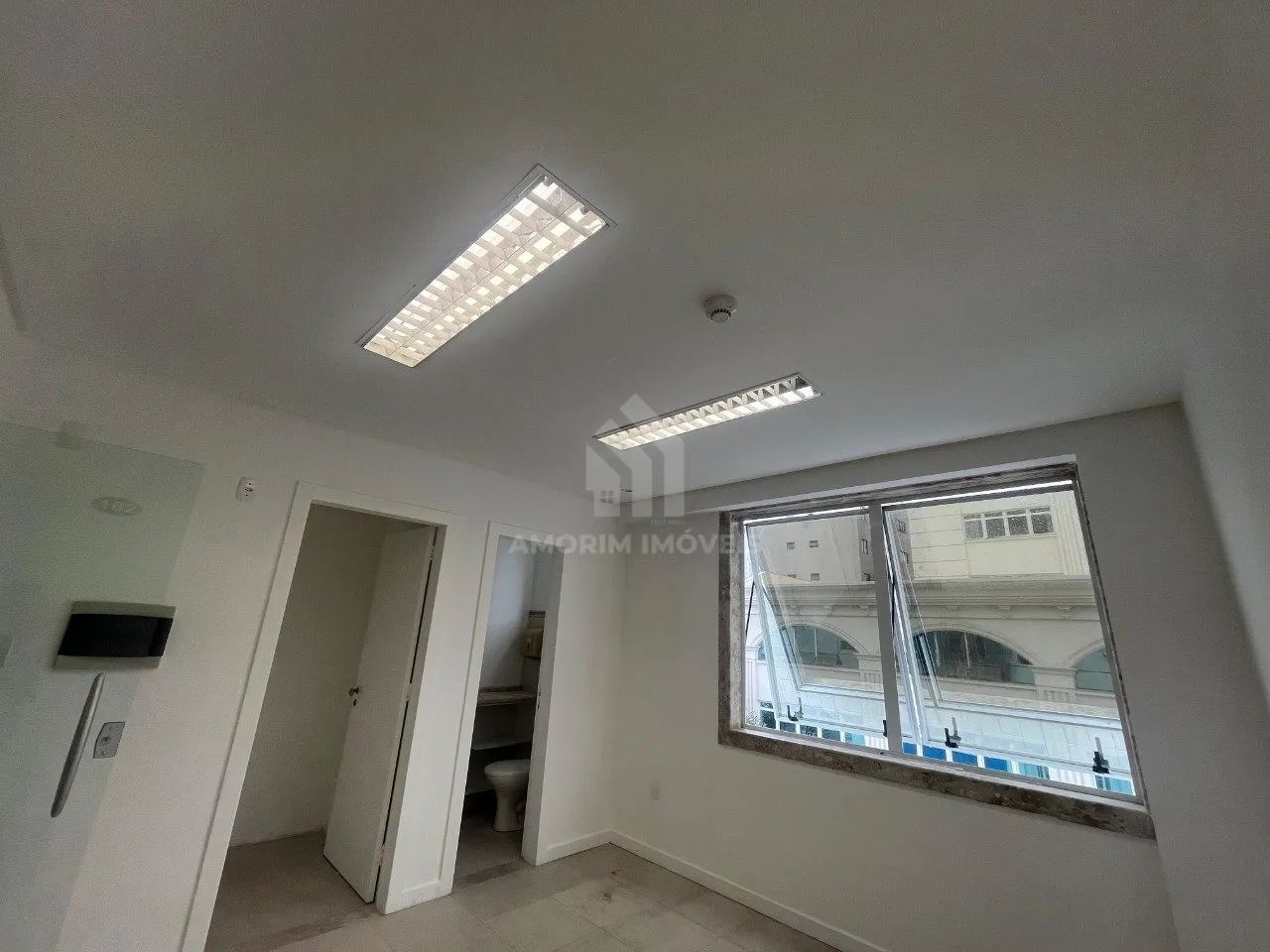 SALA COMERCIAL NO CENTRO DE ITAJAÍ - Foto 2