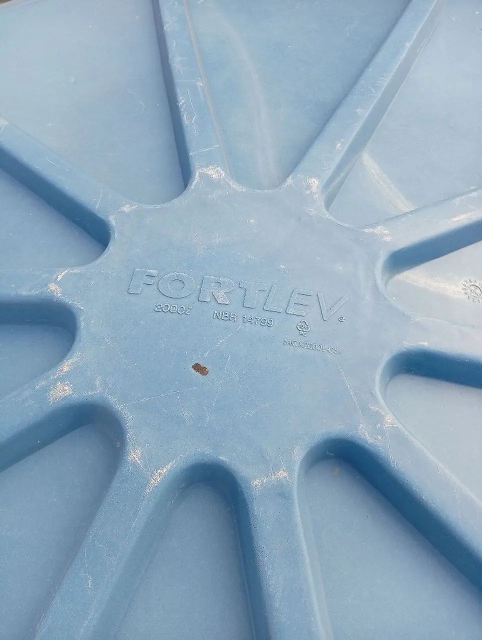 Caixa d'água 2000 LTS usada desocupar espaço  - Foto 4