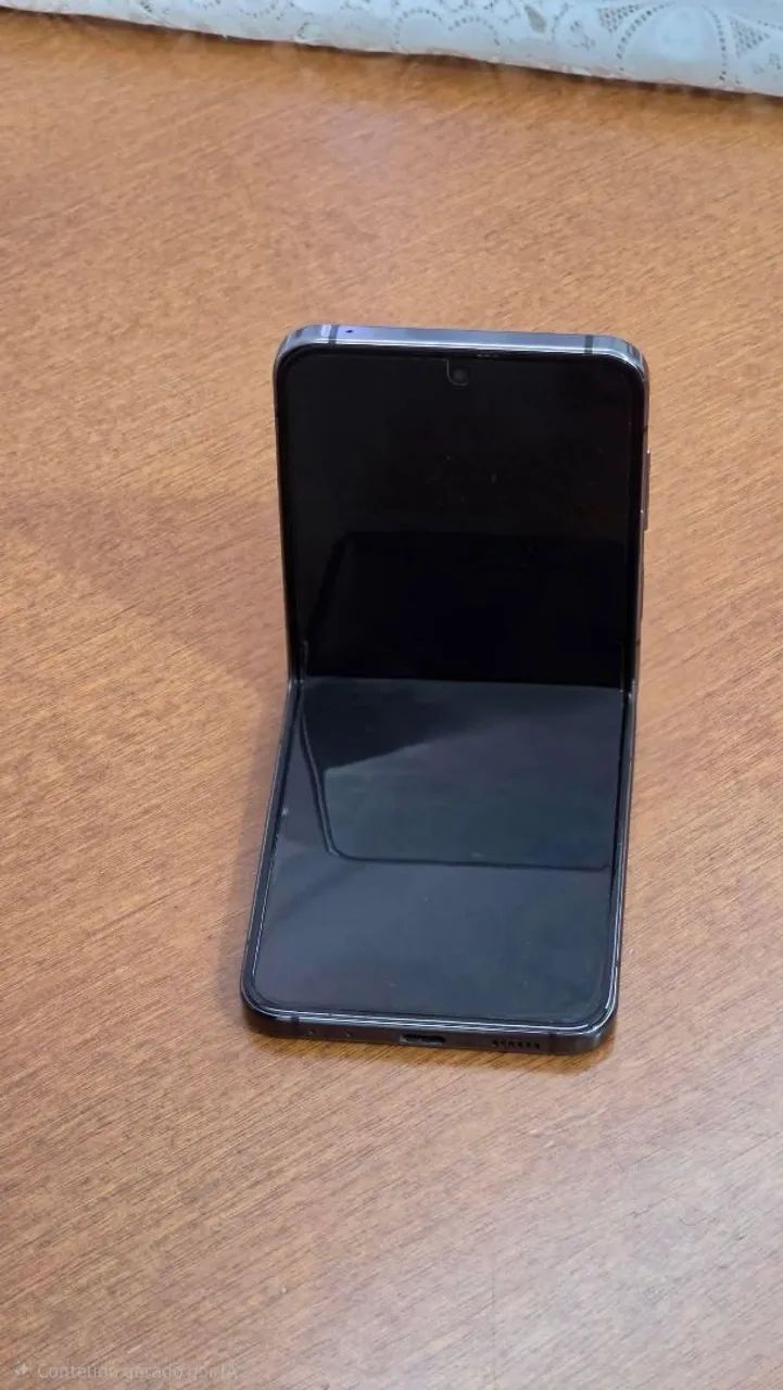 Samsung Galaxy Z Flip 5 - USADO - Foto 3