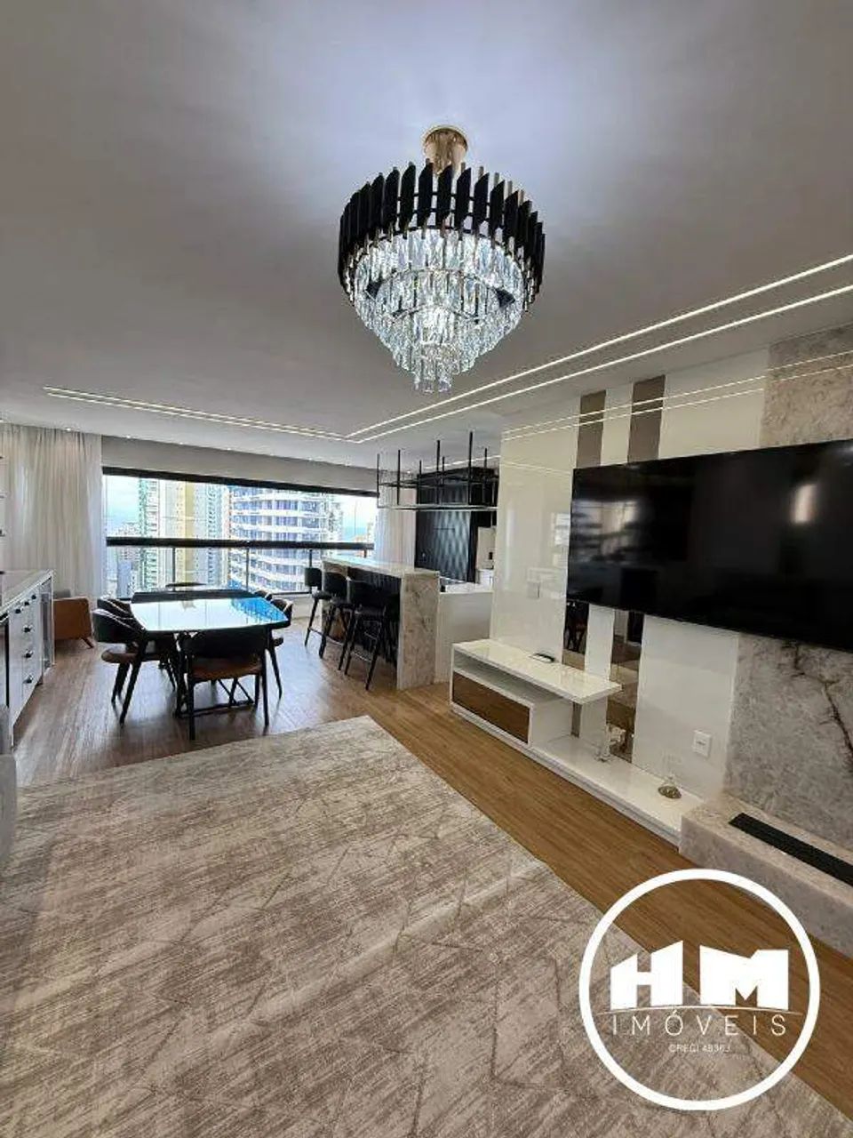 Locação anual, edificio Argos, finamente mobiliado e decorado, 2 suites e 2 demi, 4 vagas - Foto 3