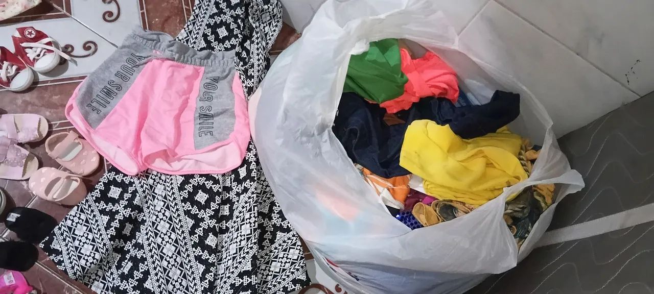 Roupas e calçados de bebê usadas  - Foto 4