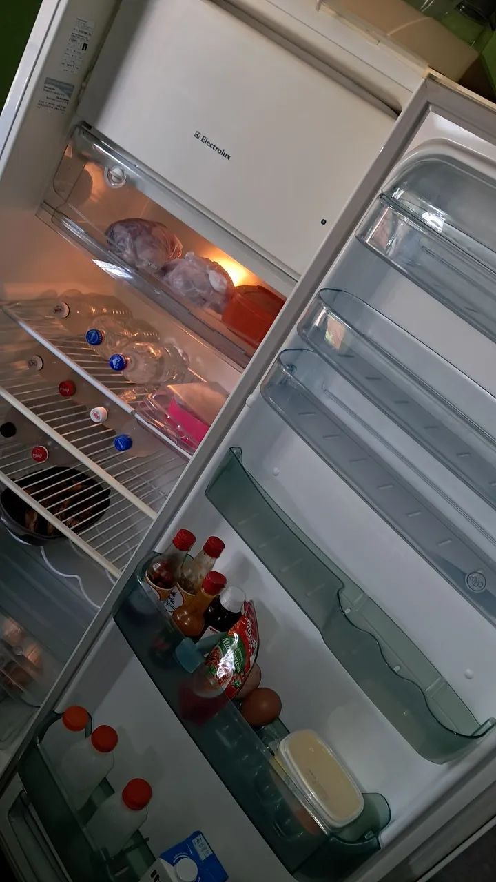 GELADEIRA ELETROLUX NOVA $1.400 - Foto 3