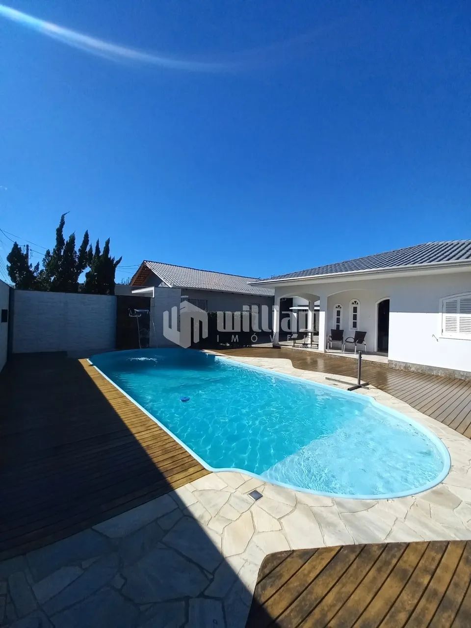 CASA MOBILIADA COM PISCINA, ÁREA DE FESTAS E GALPÃO - Foto 2