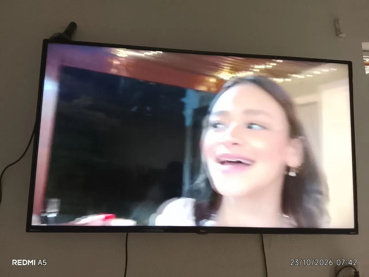 Vendo uma tv de 43 polegadas semi nova