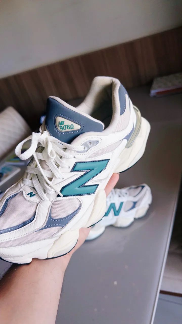 New Balance 9060 Original - Tamanho 41 - Foto 2