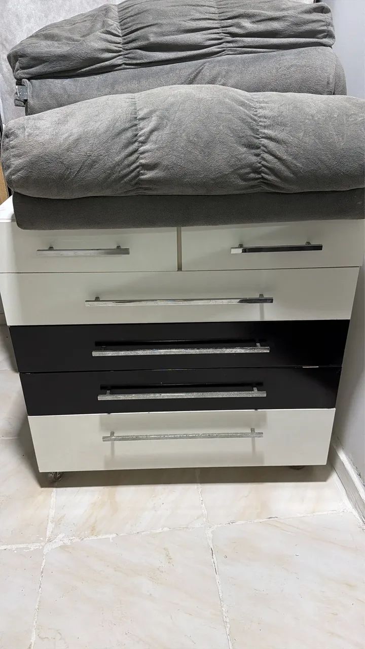 Vendo cômoda 