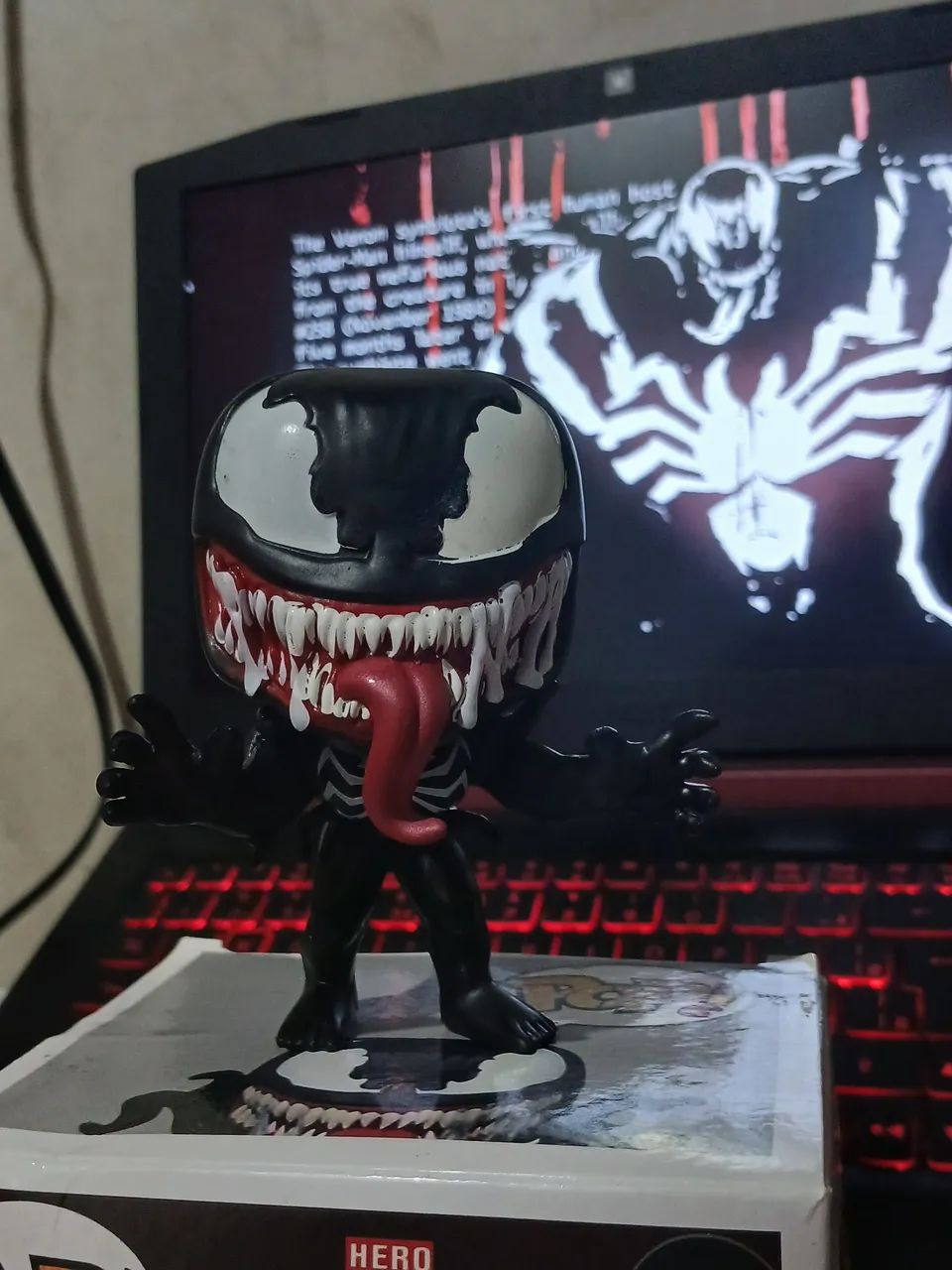 Boneco fundo pop Venom - Foto 3