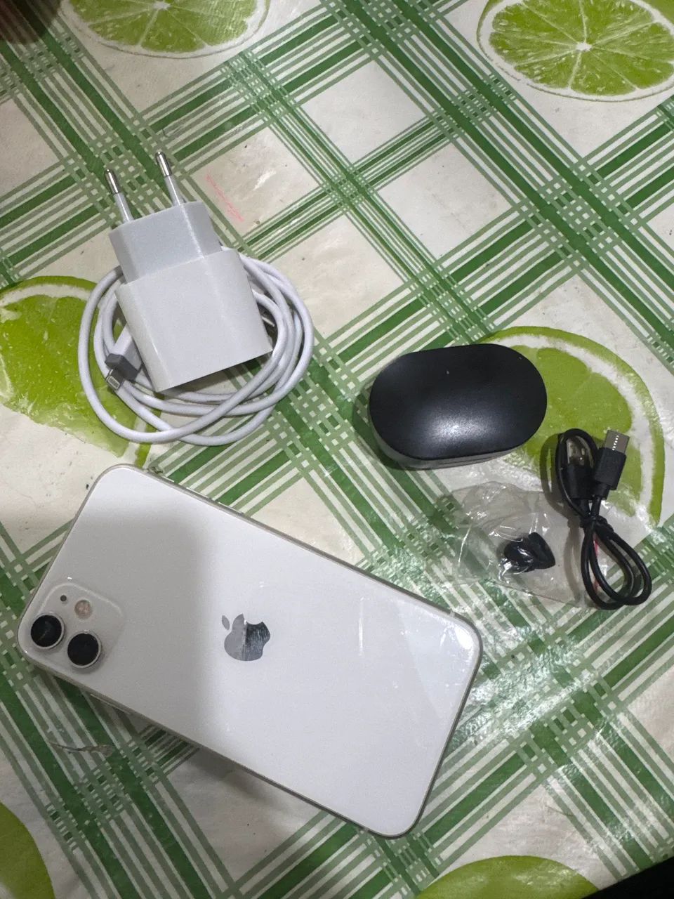 iPhone 11 - branco - 64gb - Foto 5