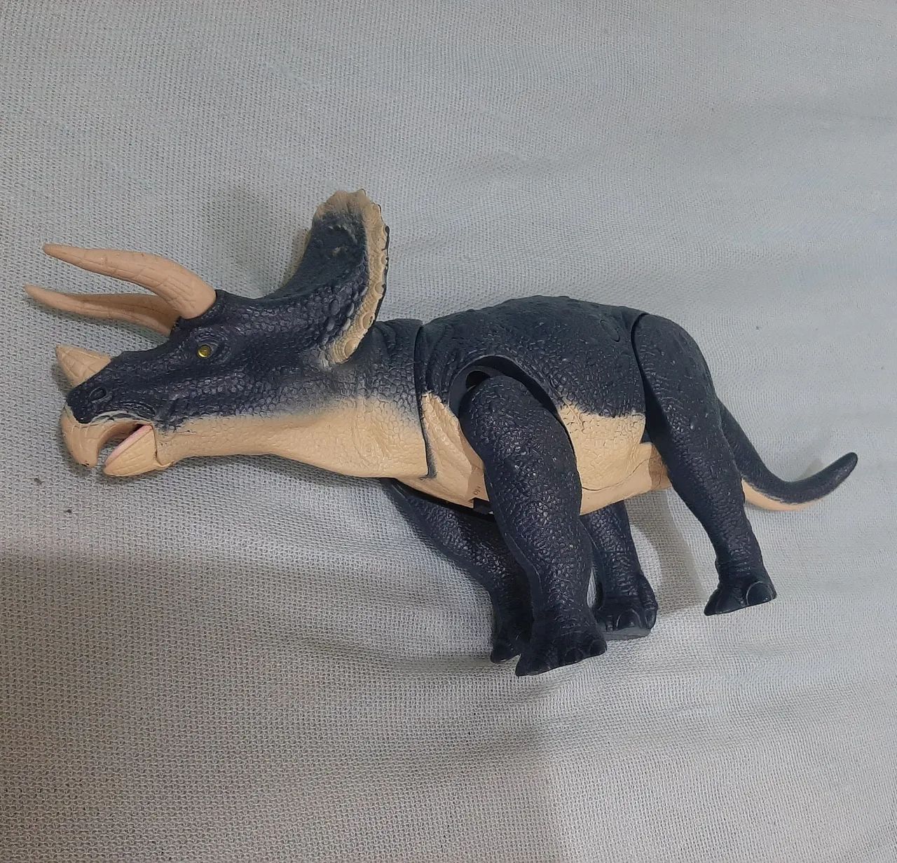 Brinquedo Dinossauro Triceratops