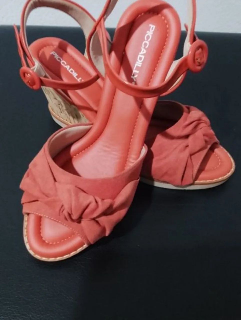 Sandália Piccadilly Anabela coral
