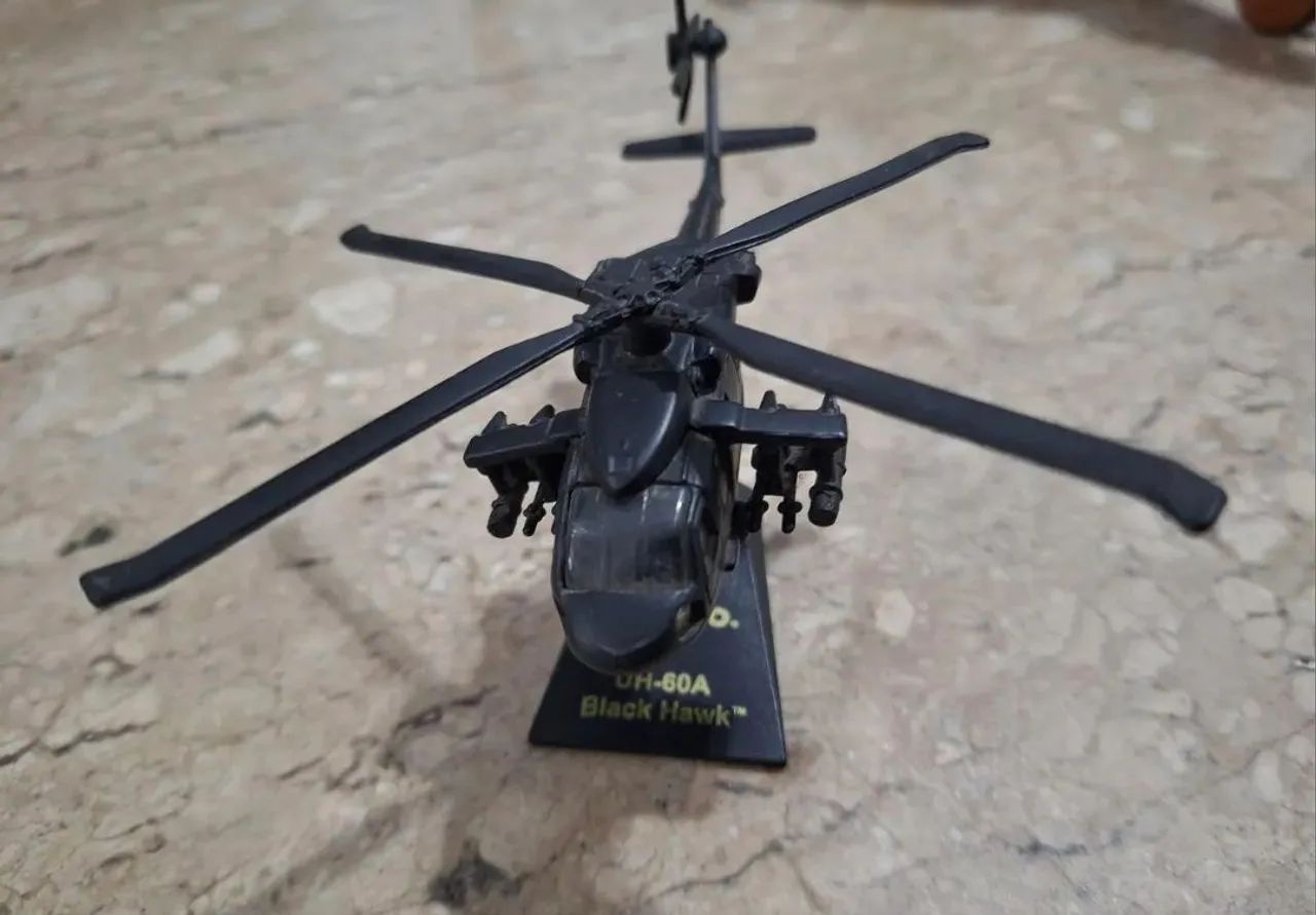 Miniatura de helicóptero MAISTO - Foto 4