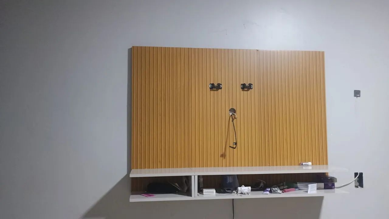 Rack Ripado pra TV de até 50° polegadas.