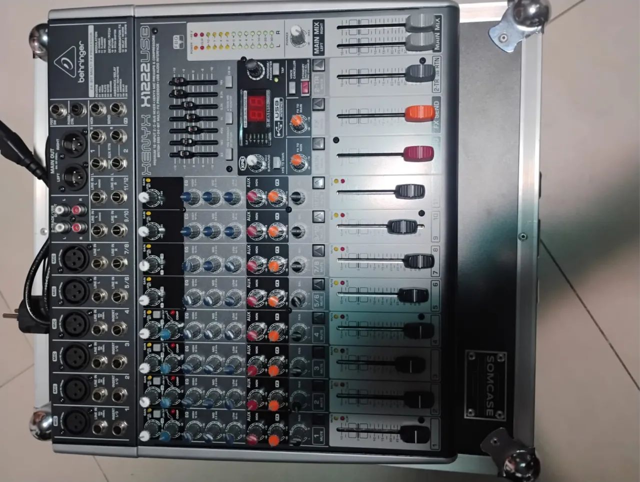 Mesa de som behringer  - Foto 2