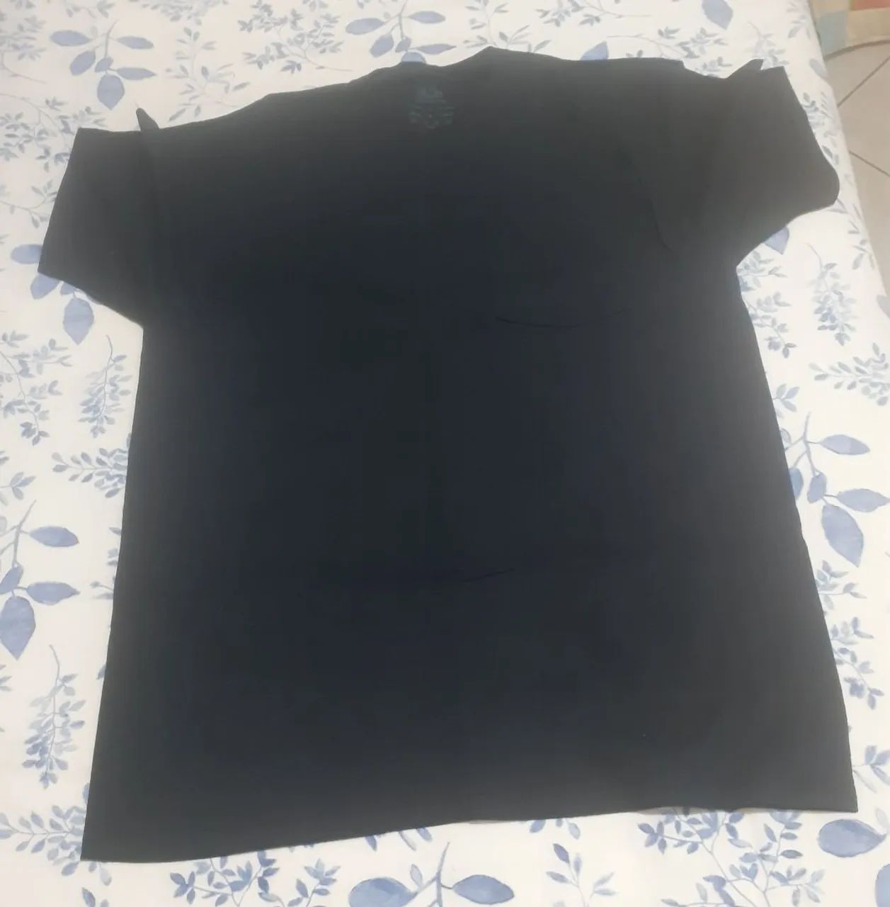 2 Camisas Preta G com bolso - Foto 3