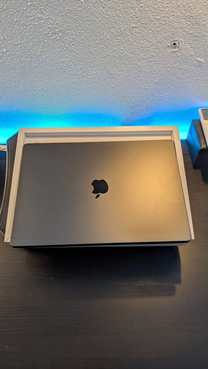 MacBook Pro 16 m4 max
