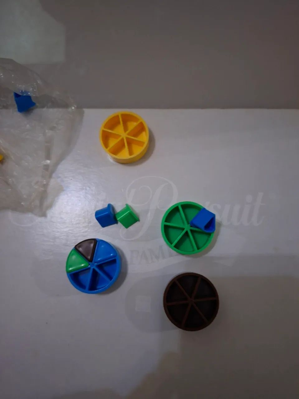 Jogo "trivial  pursuit" da hasbro - Foto 4