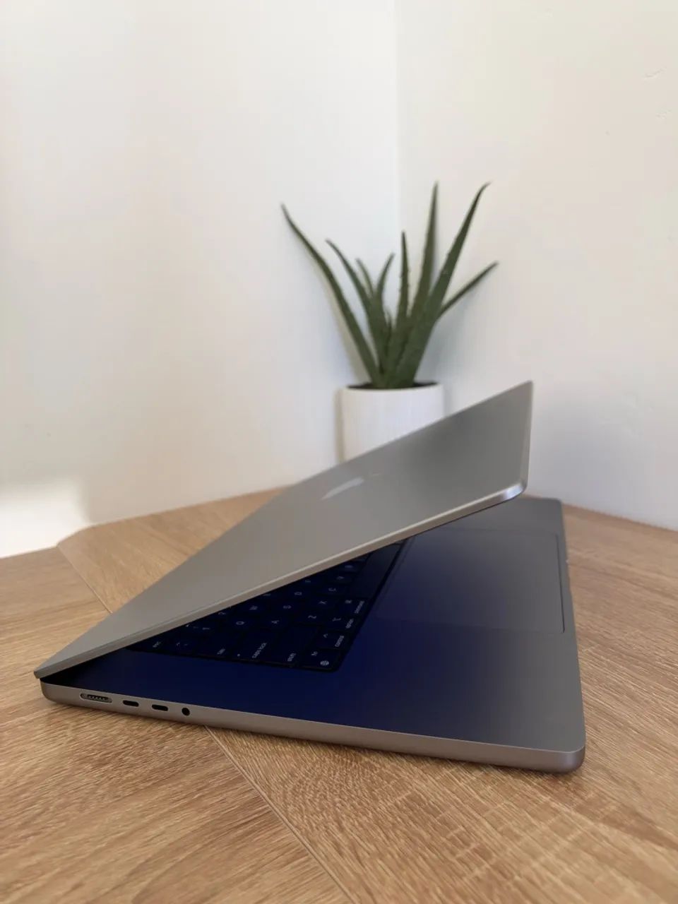 MacBook Pro 16 M1 Pro 32GB 512GB Excelente Estado - Foto 3