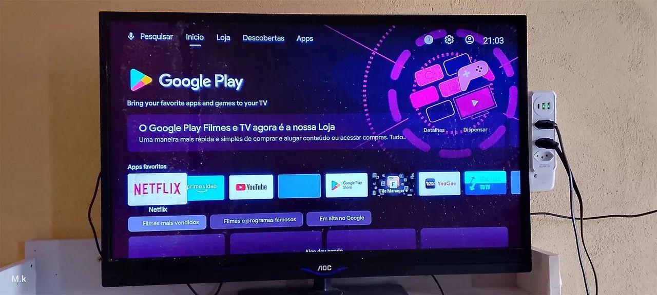 Televisão AOC + Xiaomi TV.