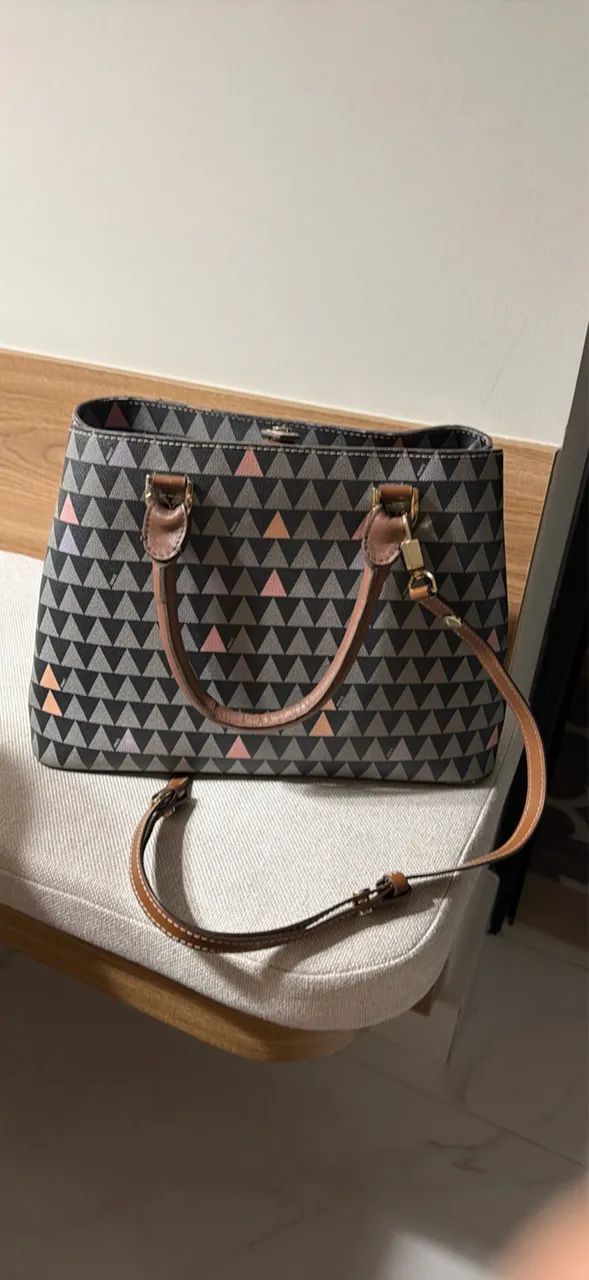 Bolsa Schütz TRiangle preta linda  - Foto 2
