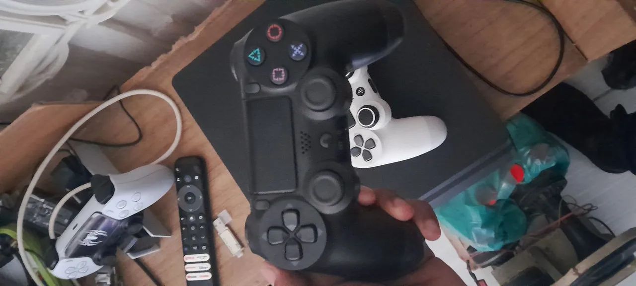 Ps4 desbloqueado com1 tera e meio e vários jogos  - Foto 4