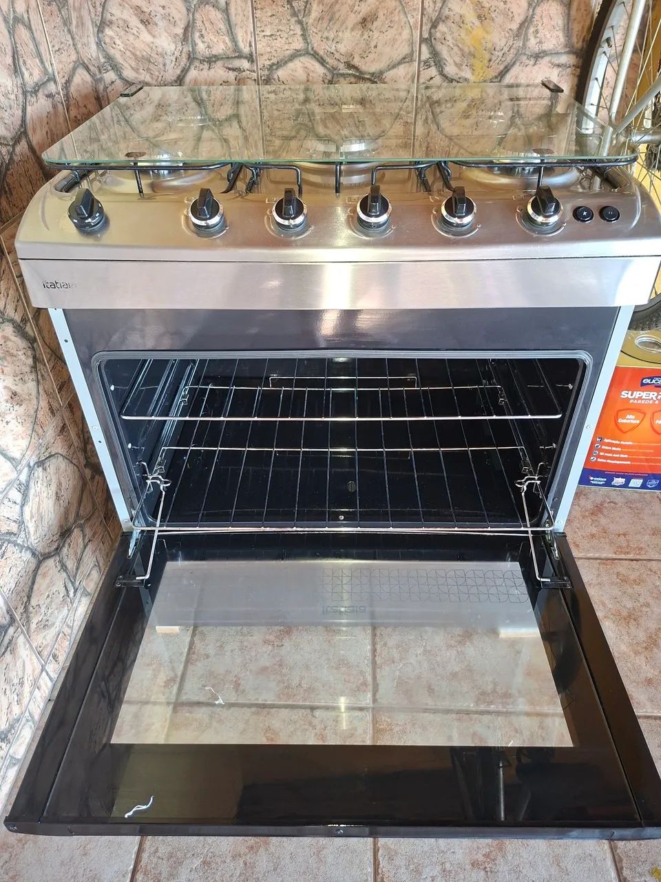 Vendo fogao Itatiaia 5 bocas, chama tripla seminário novo. - Foto 4