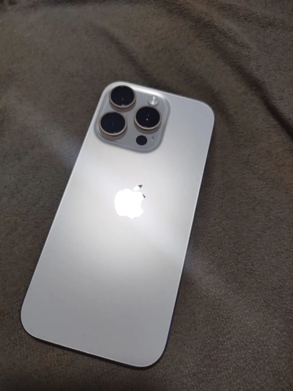 iPhone 16 pro - Foto 2