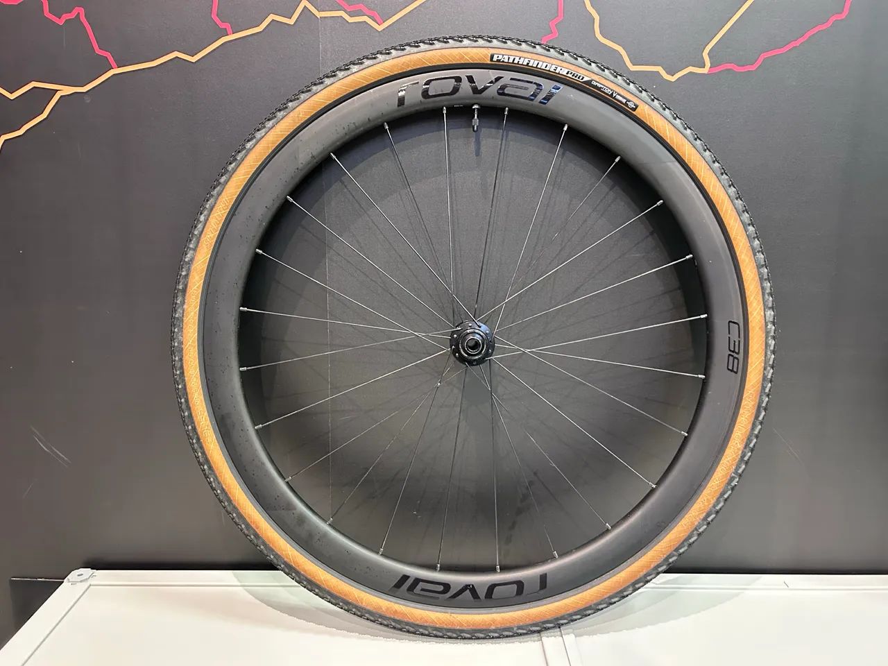 Rodas Roval C38 carbono - Foto 2