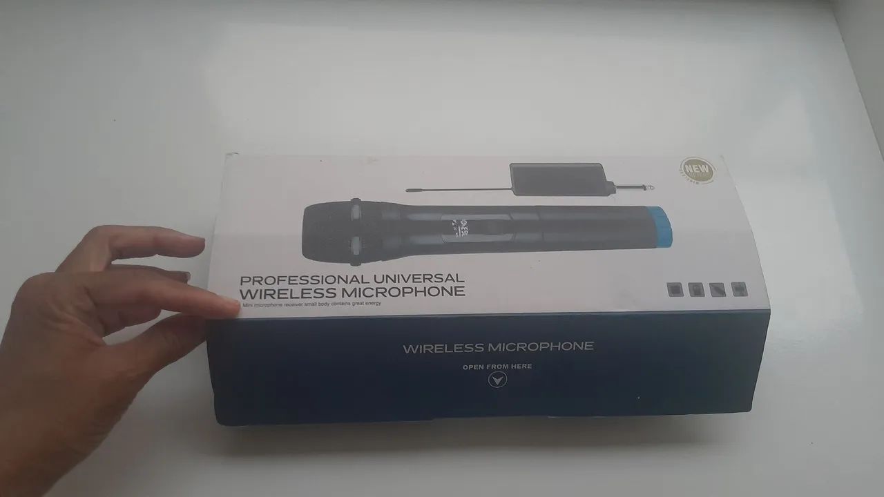 Microfone sem fio em perfeito funcionamento 