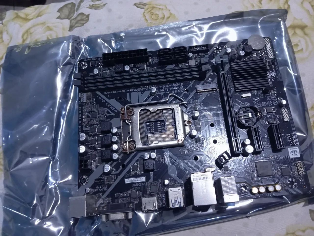 Placa mãe H310M GIGABYTE 