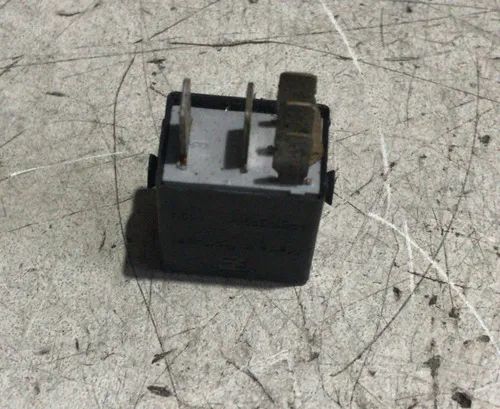 Rele Bomba Combustível Audi Golf Jetta - 4h0951253a  - Foto 2