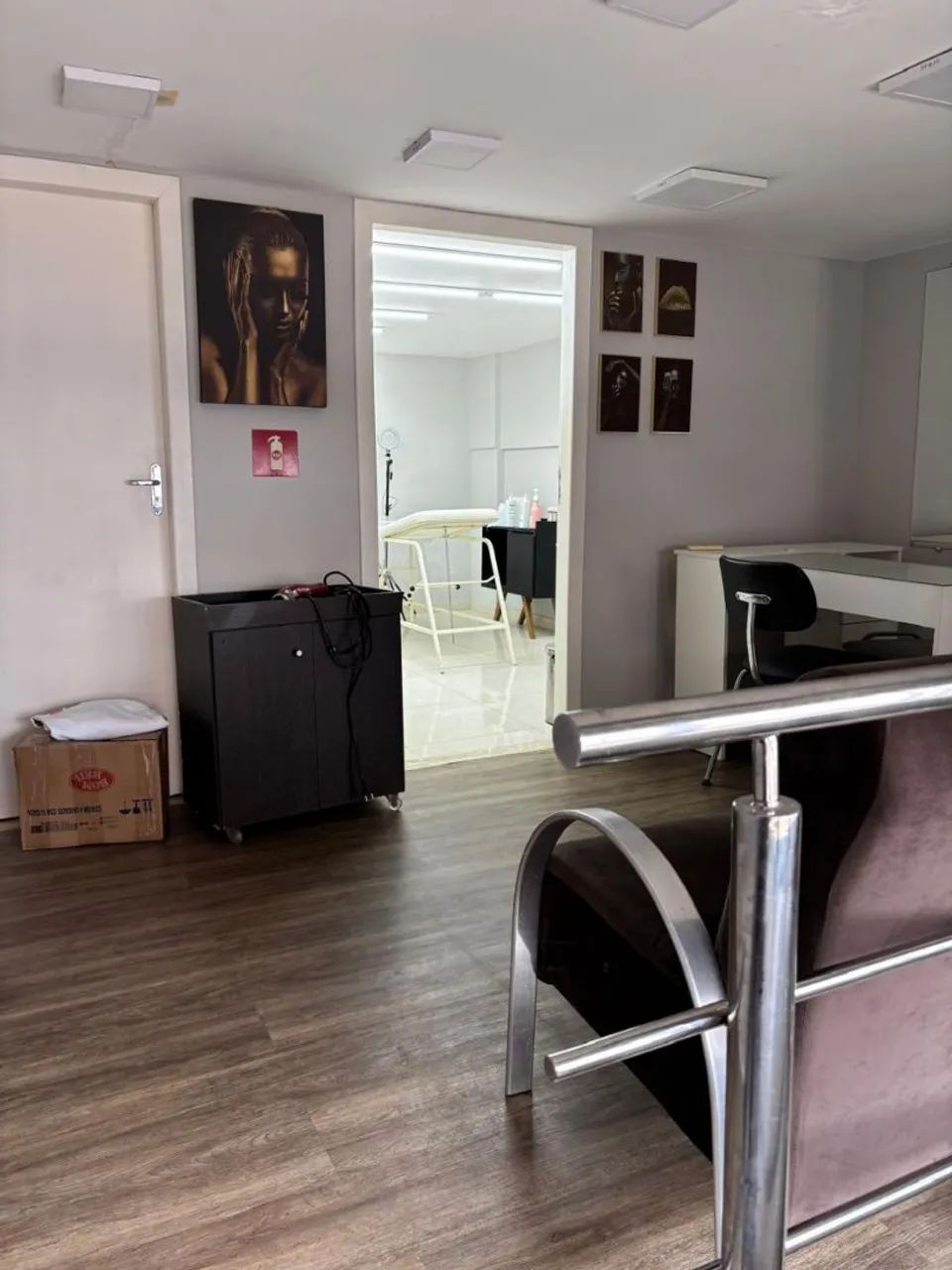 Parceiro e manicure.  - Foto 2