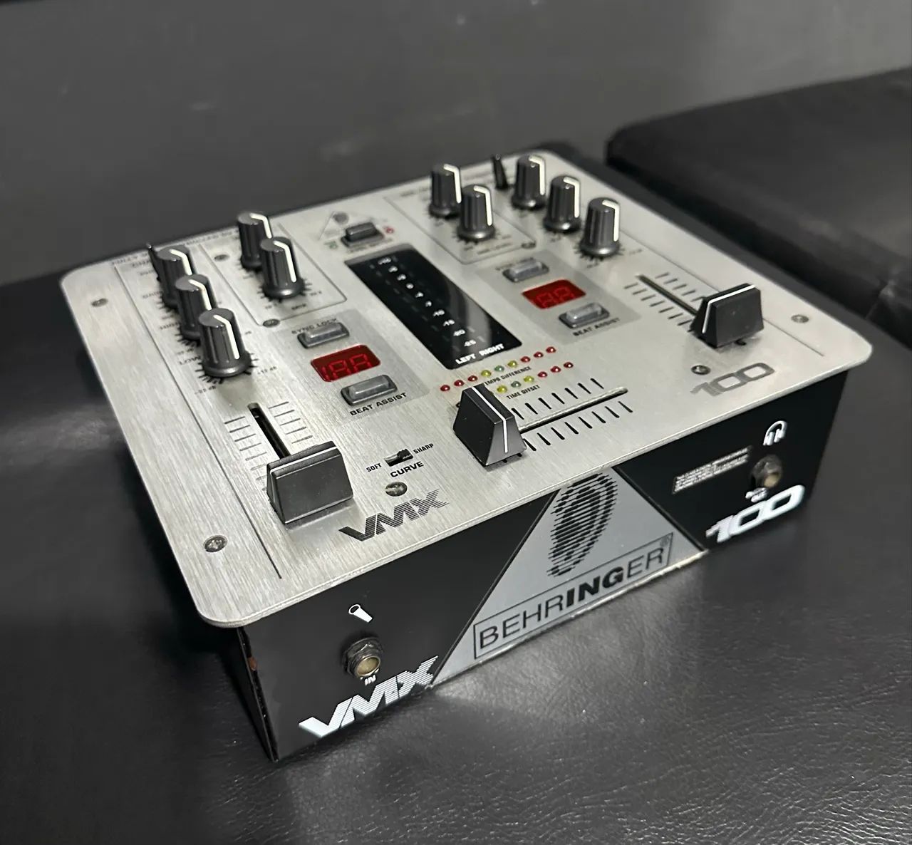 MIXER BEHRINGER VMX 100 - Foto 5