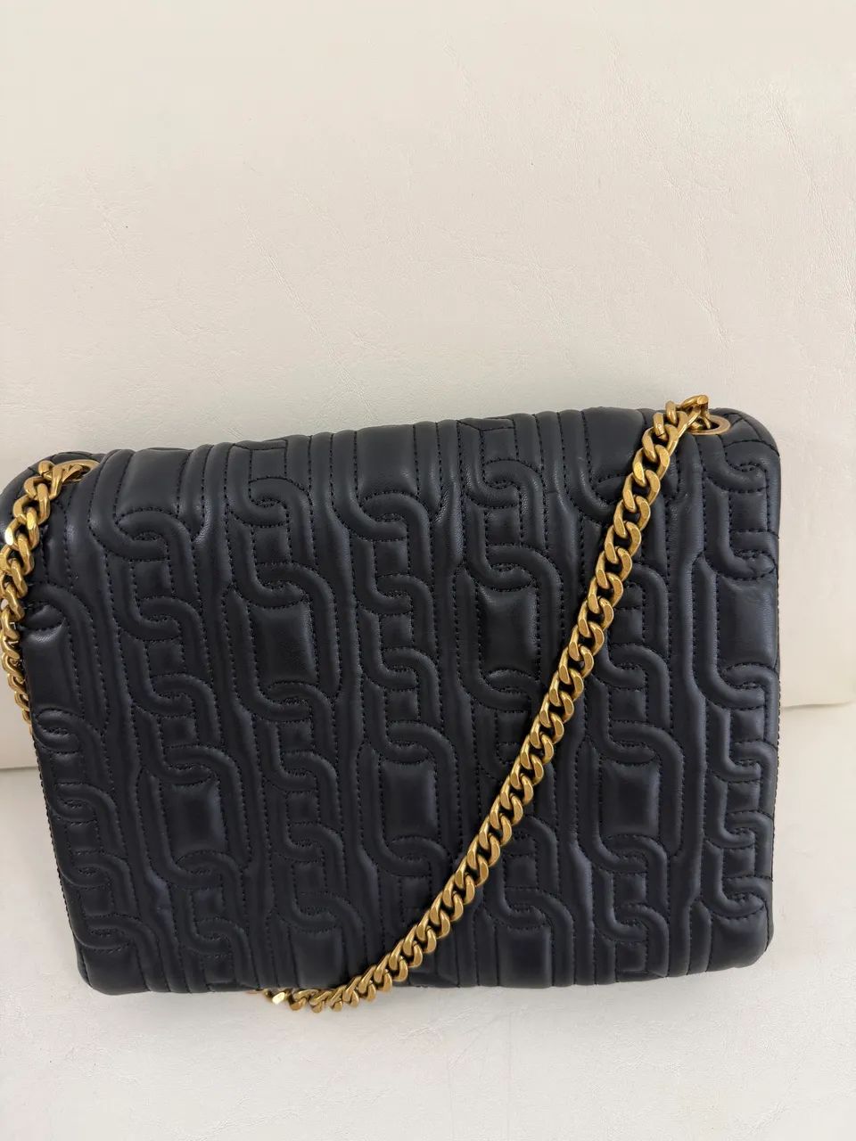 Bolsa Zara preta com corrente dourada  - Foto 3