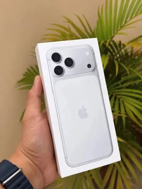 iPhone 17 Promax 256 Silver  - Foto 2