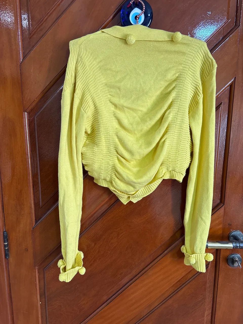 Casaco em linha amarelo TAM M - Foto 4