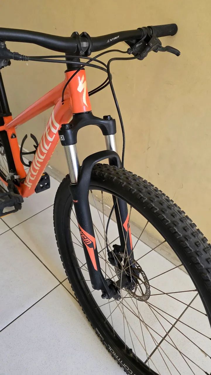 Bicicleta Specialized Rockhopper Sport - Foto 3