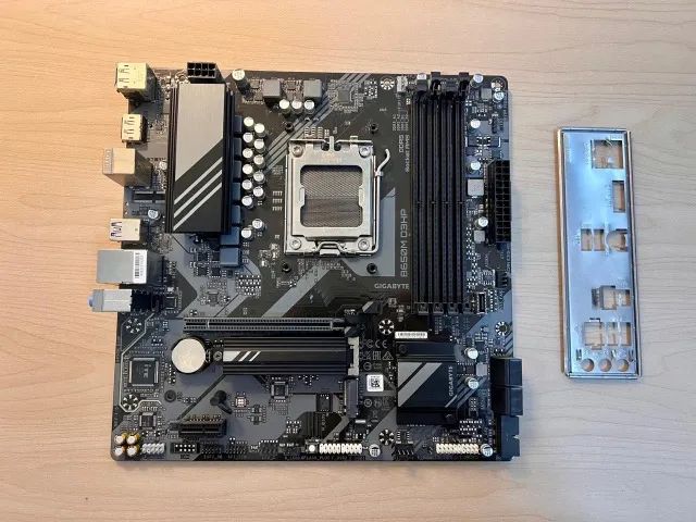 B650M Gigabyte D3HP 4 slots - Em excelente estado