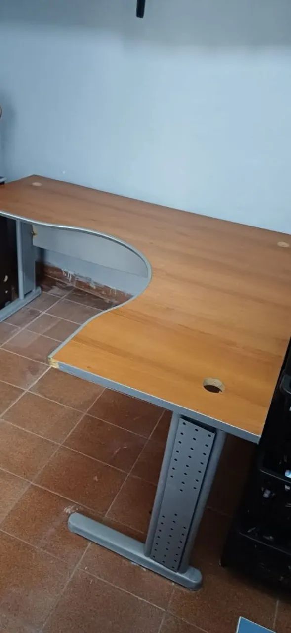 Mesa de escritório em L - Foto 2