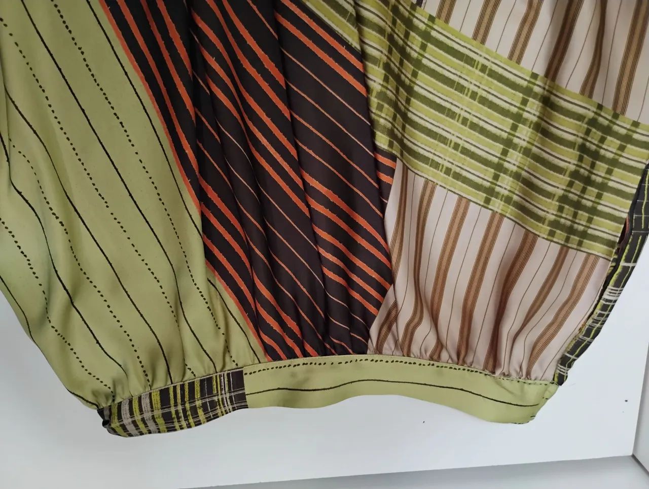 Saia Midi Zara Cetim Patchwork com Bolsos Tam L - Foto 4