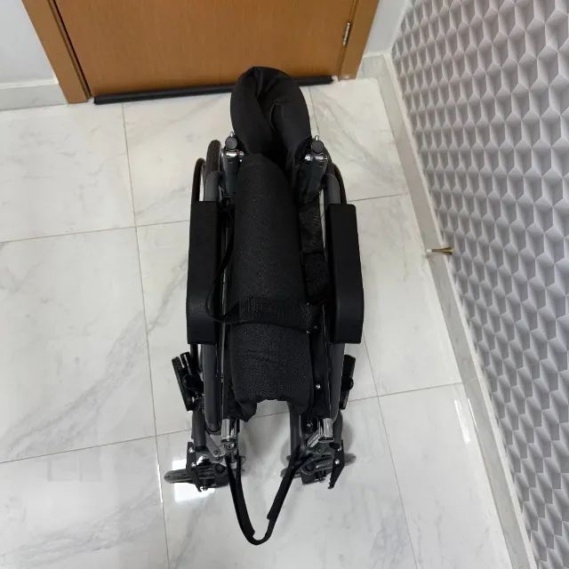 Cadeira de Rodas sem uso. Nova.... - Foto 5